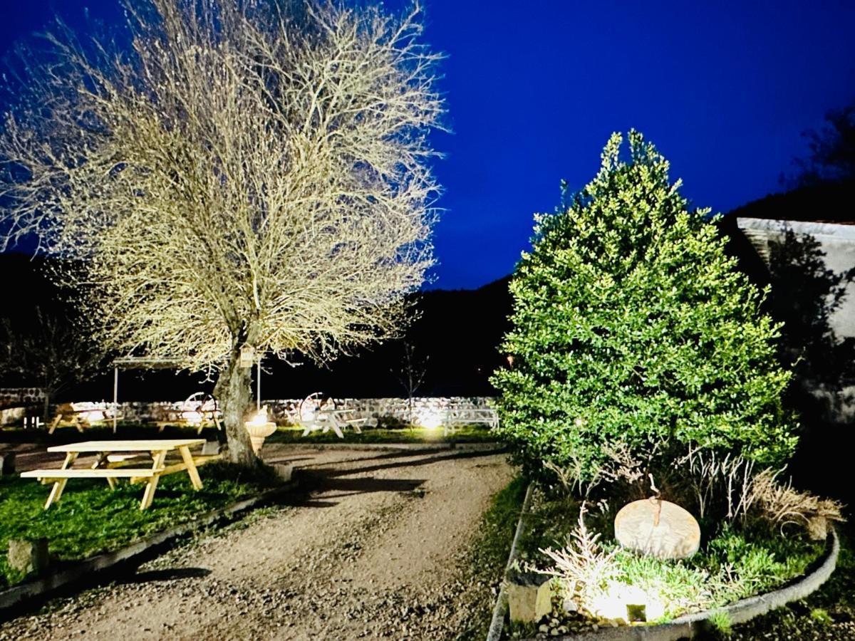 Hl Hotel De La Loire Goudet エクステリア 写真