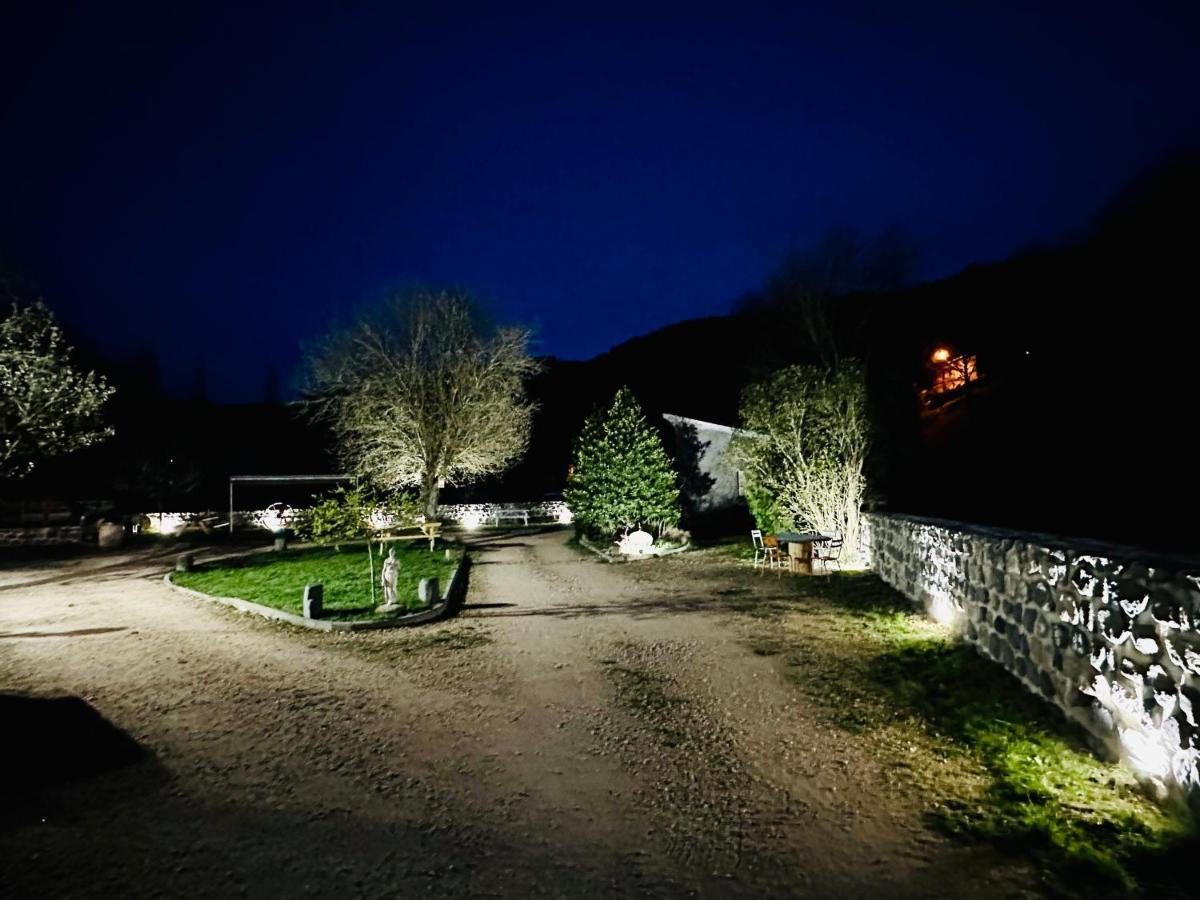 Hl Hotel De La Loire Goudet エクステリア 写真